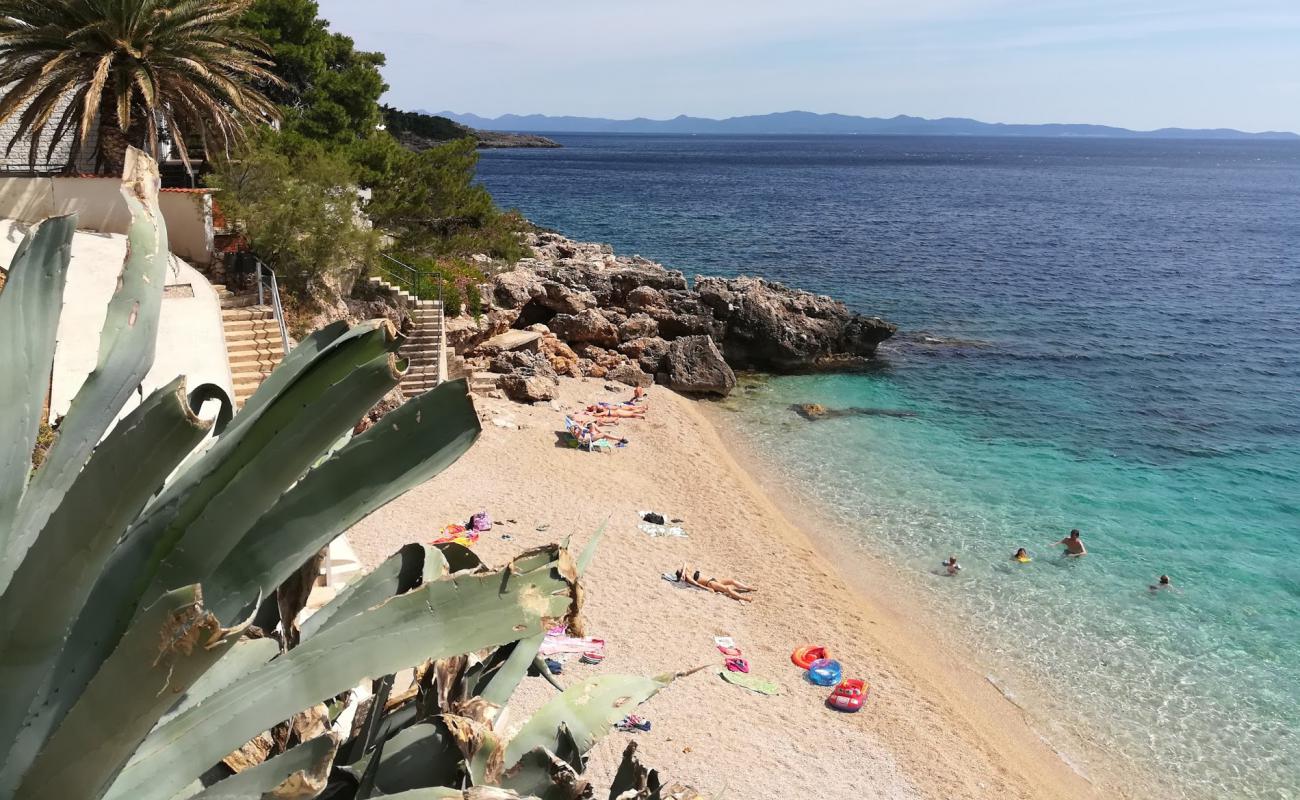 Photo de Borak beach avec caillou fin clair de surface