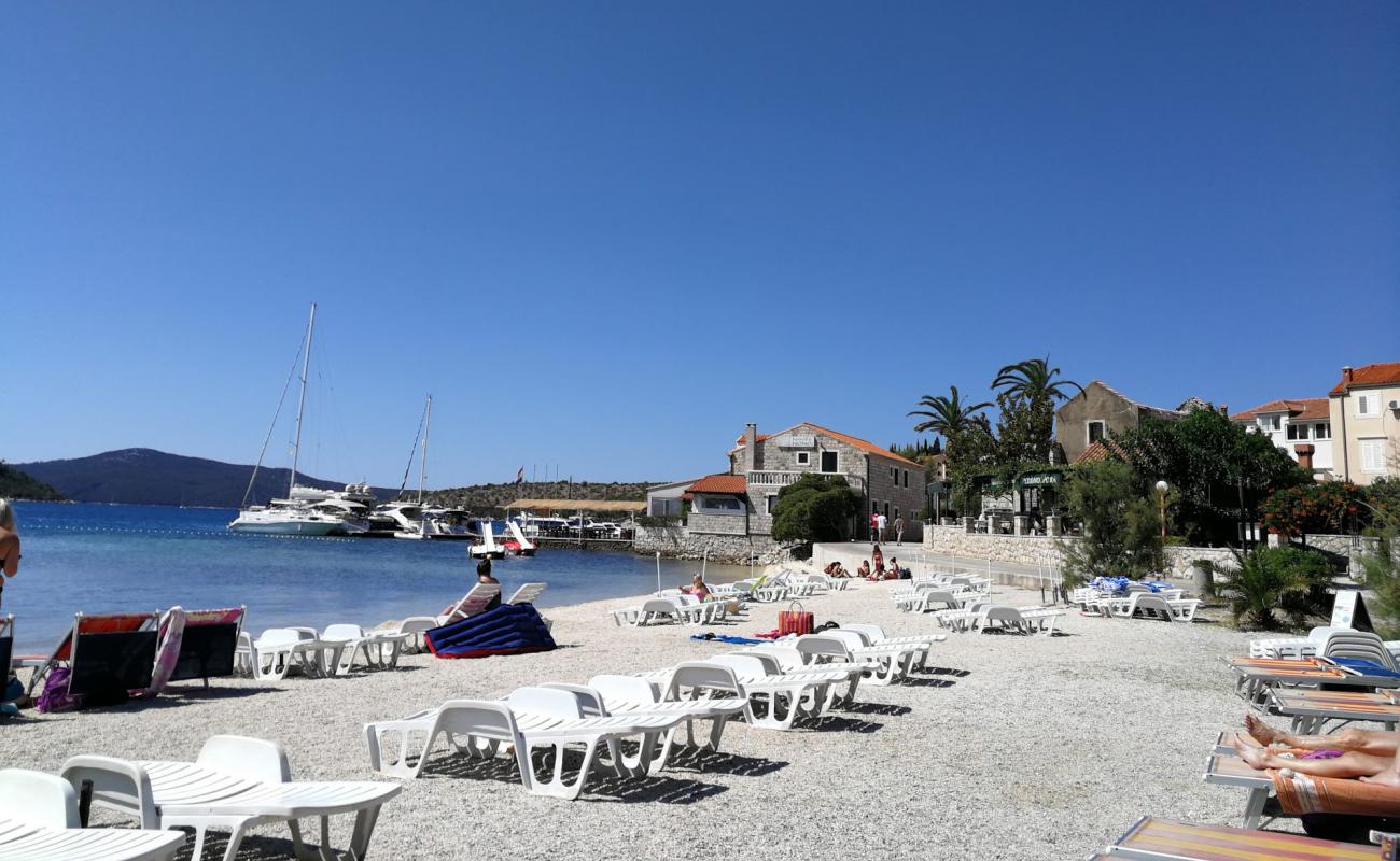 Photo de Grgurici II beach avec caillou fin clair de surface