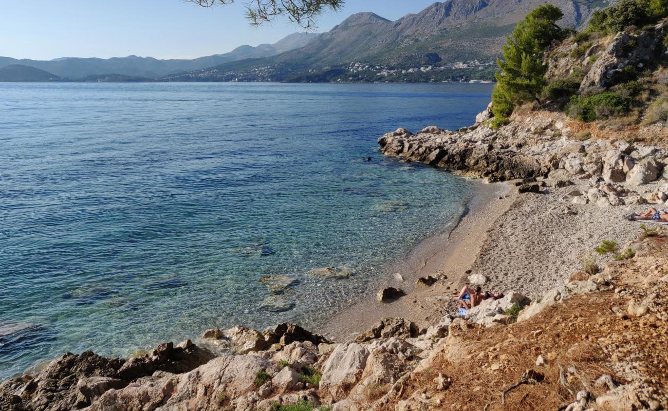 Photo de Tiha beach avec caillou clair de surface