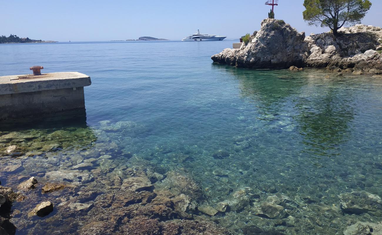 Photo de Ponta beach avec caillou gris de surface