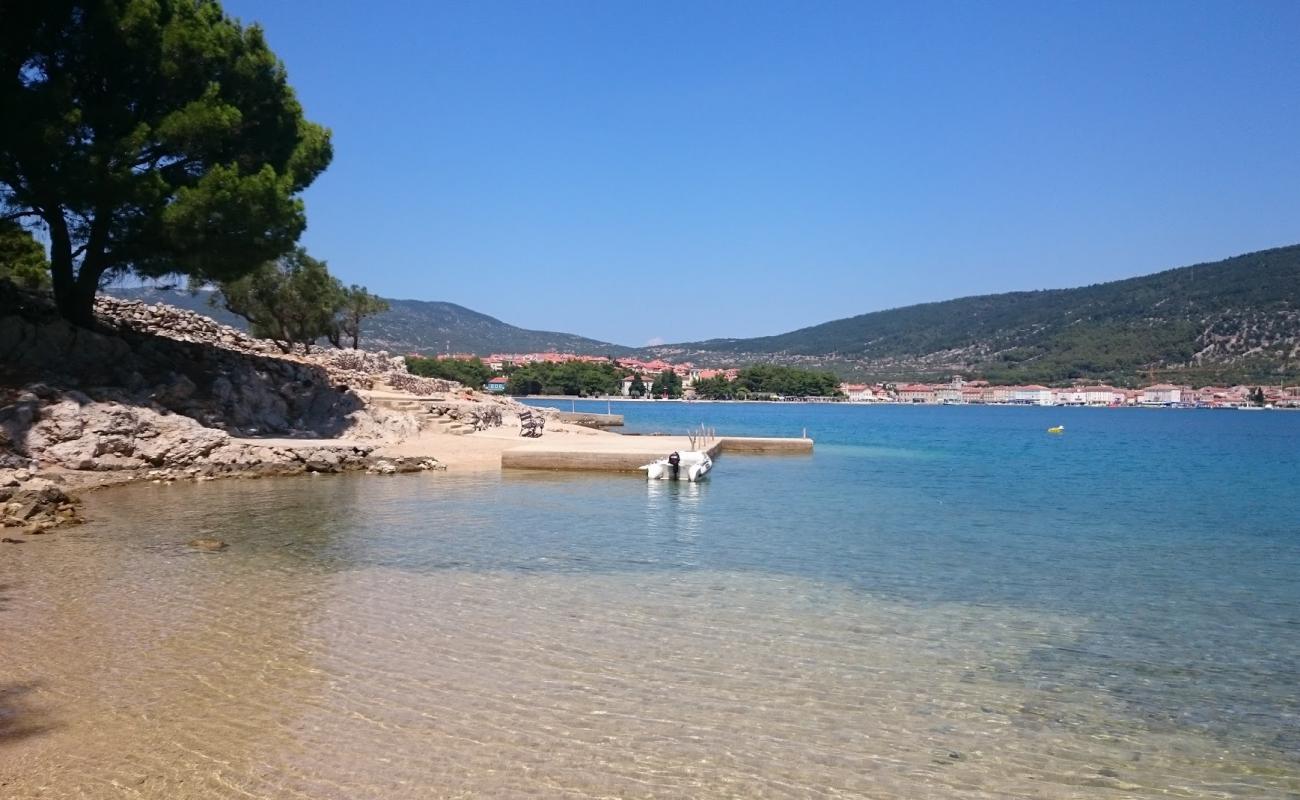 Photo de Drazica beach avec béton de surface