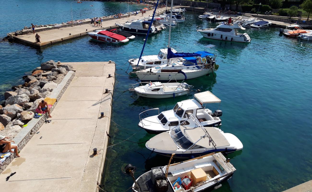 Photo de Maestral II beach avec caillou fin clair de surface