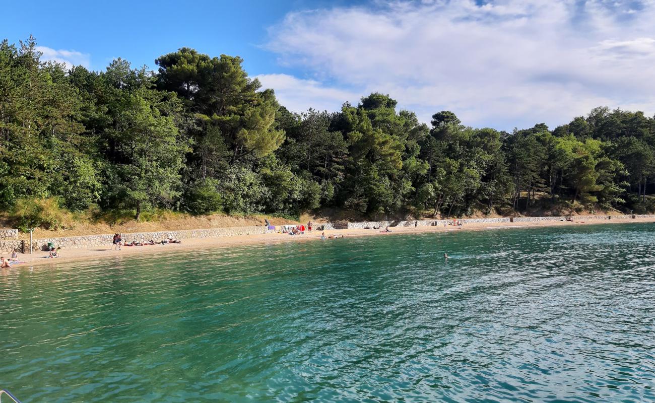 Photo de Pesja beach avec caillou fin clair de surface