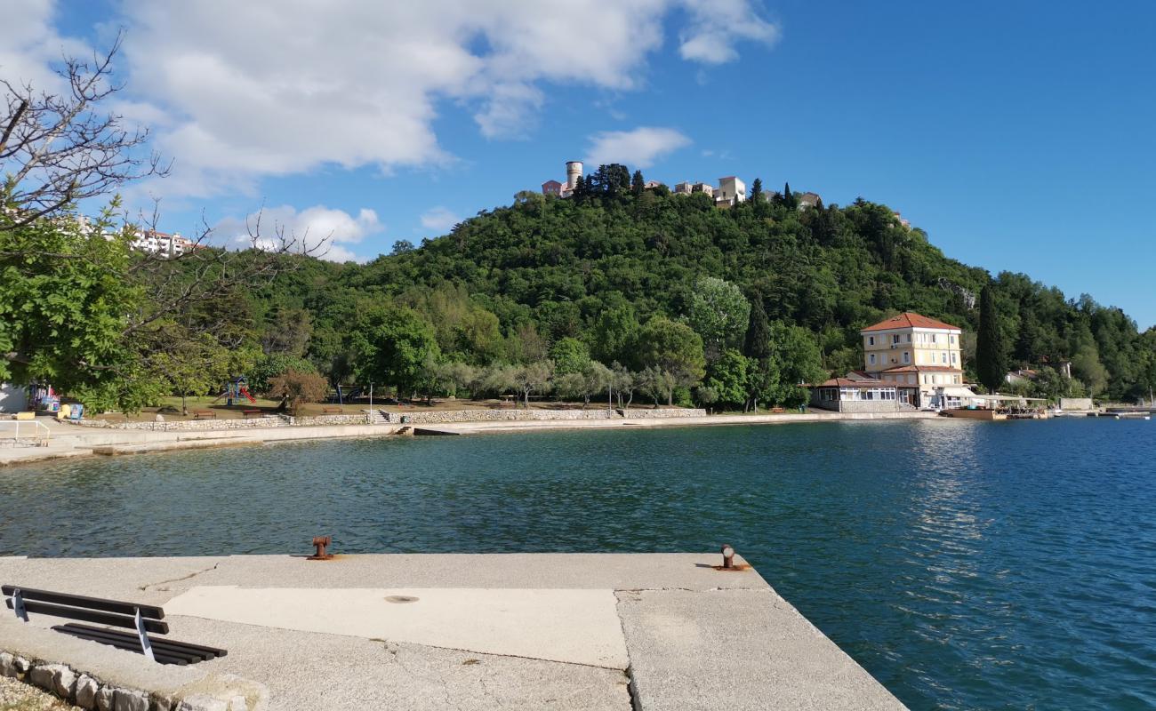 Photo de Hotel Ucka beach avec béton de surface