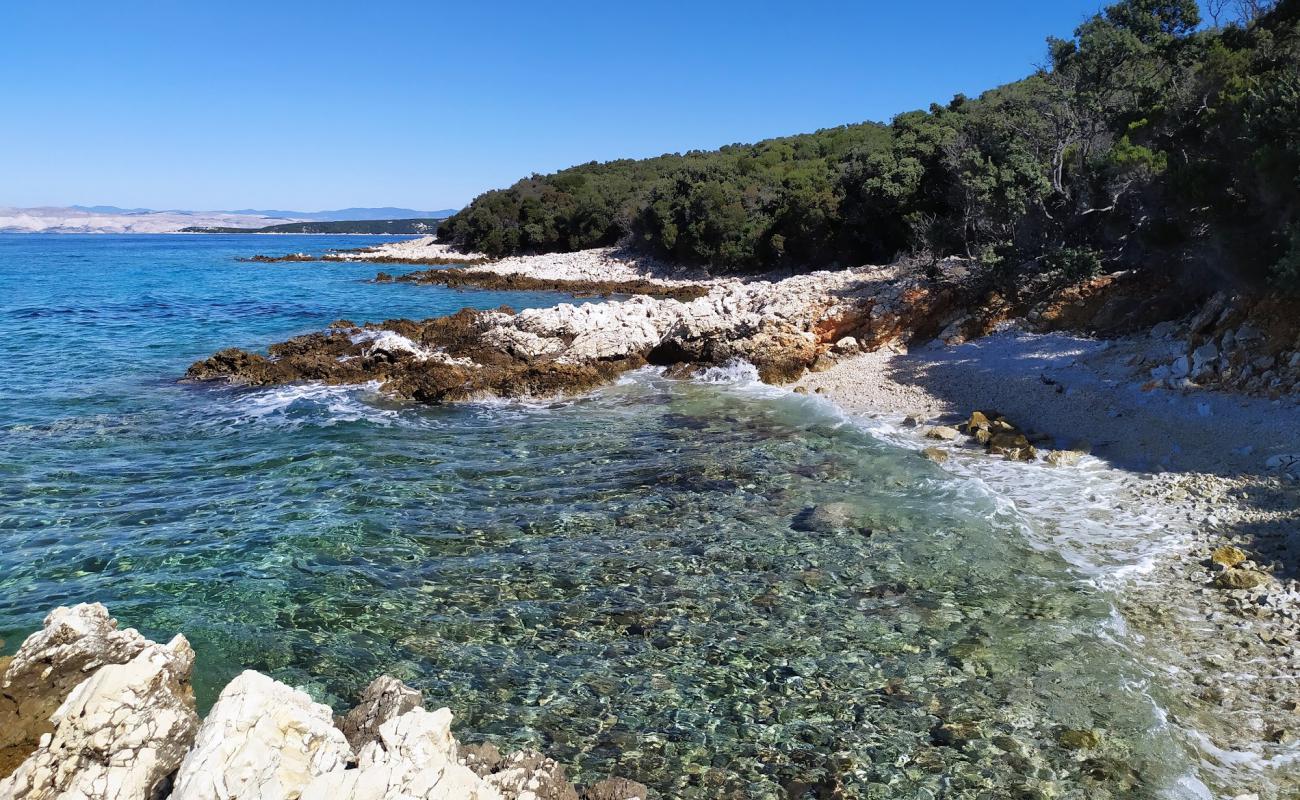 Photo de Uvala Valsika avec roches de surface