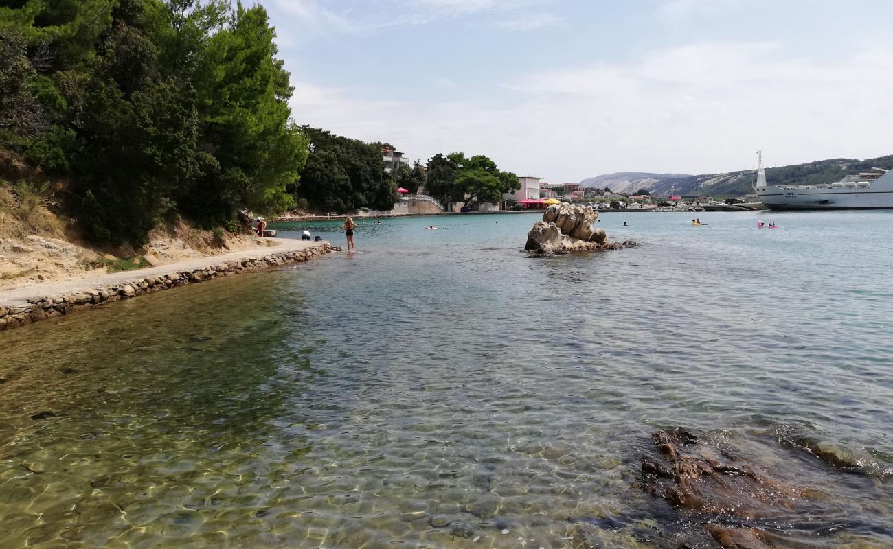Photo de Lescur beach avec terrain rocheux de surface