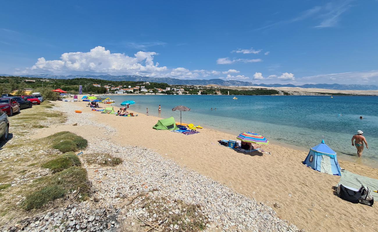 Photo de Caska beach avec caillou fin clair de surface