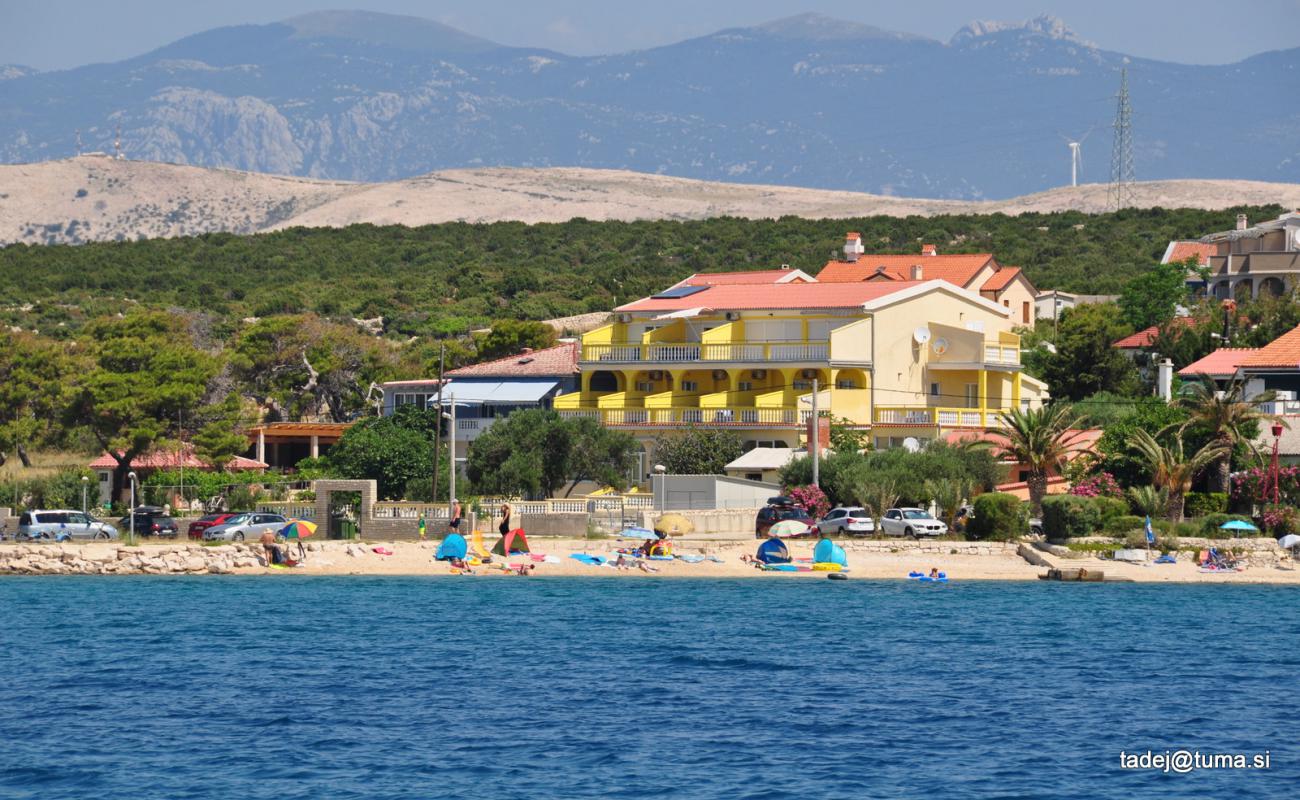 Photo de Cochineal beach avec caillou fin clair de surface