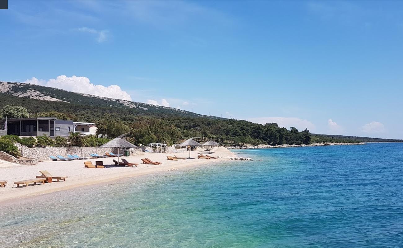 Photo de Simuni beach avec caillou fin clair de surface