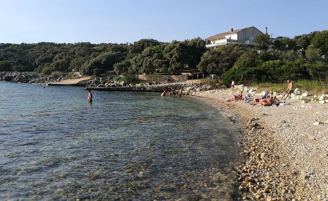 Photo de Tajana beach avec sable beige de surface