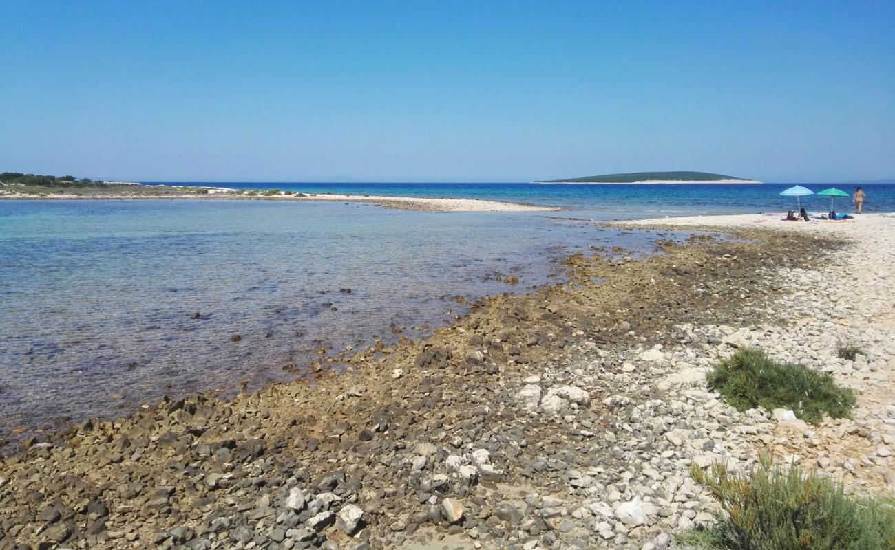 Photo de Maun beach avec terrain rocheux de surface