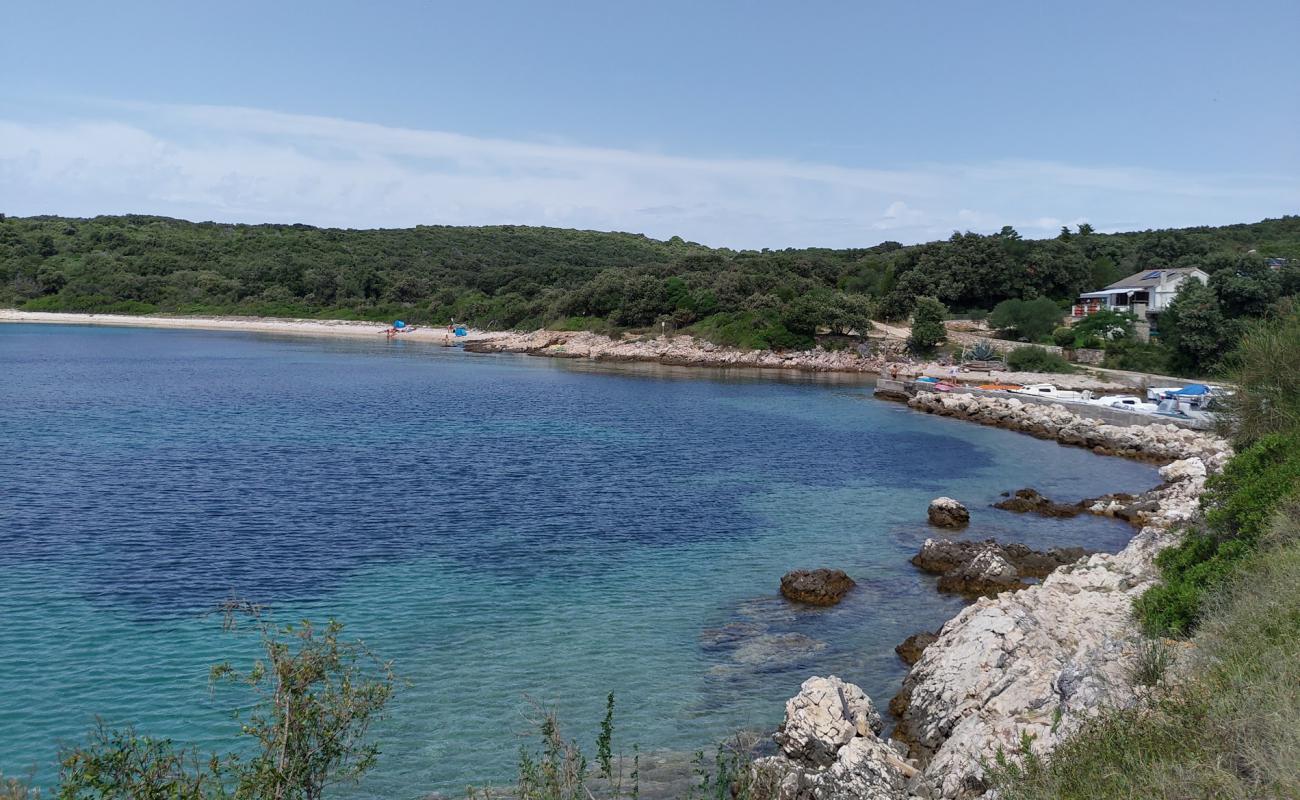 Photo de Silba beach III avec caillou clair de surface