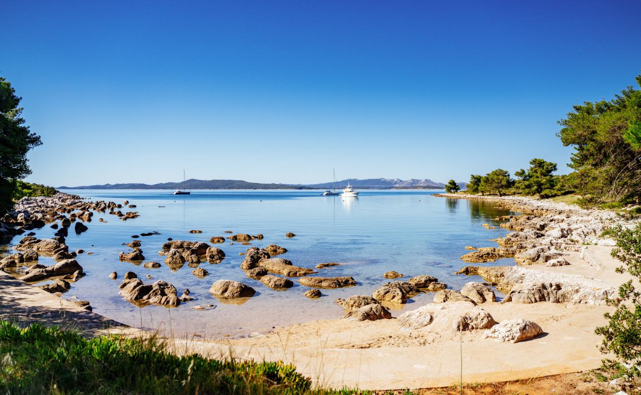 Photo de Plaza Juzna Luka avec roches de surface