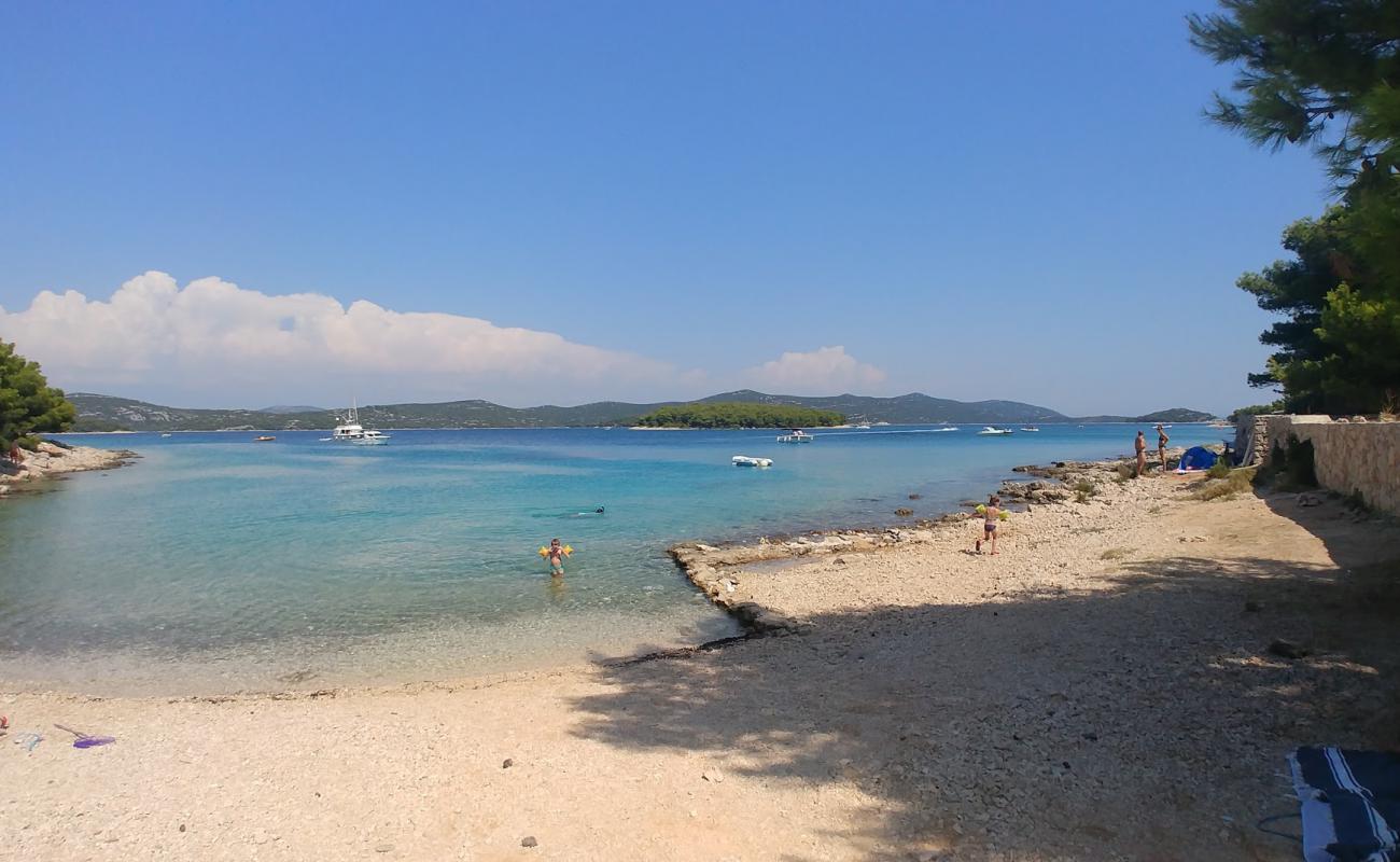 Photo de Guscica beach avec roches de surface