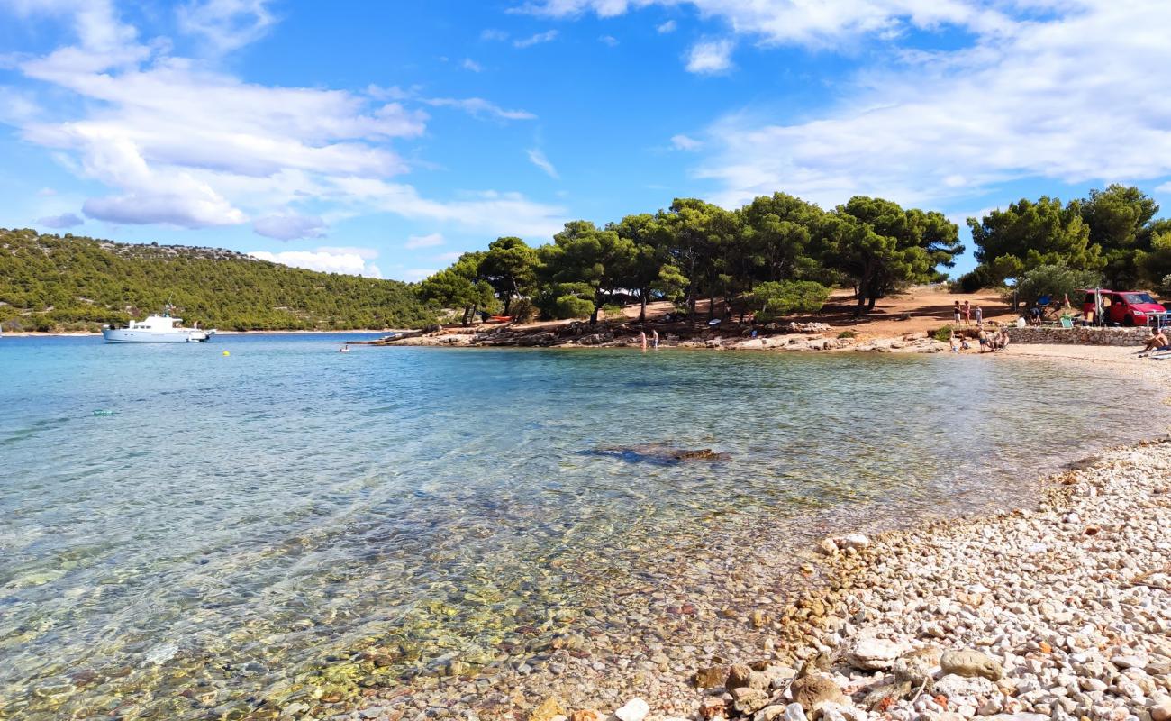 Photo de Garbinada beach avec terrain rocheux de surface