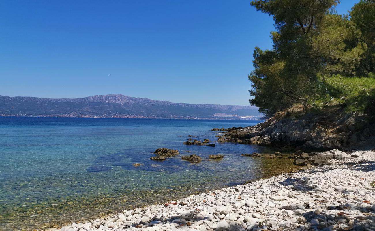 Photo de Dimitry beach avec galets beige de surface