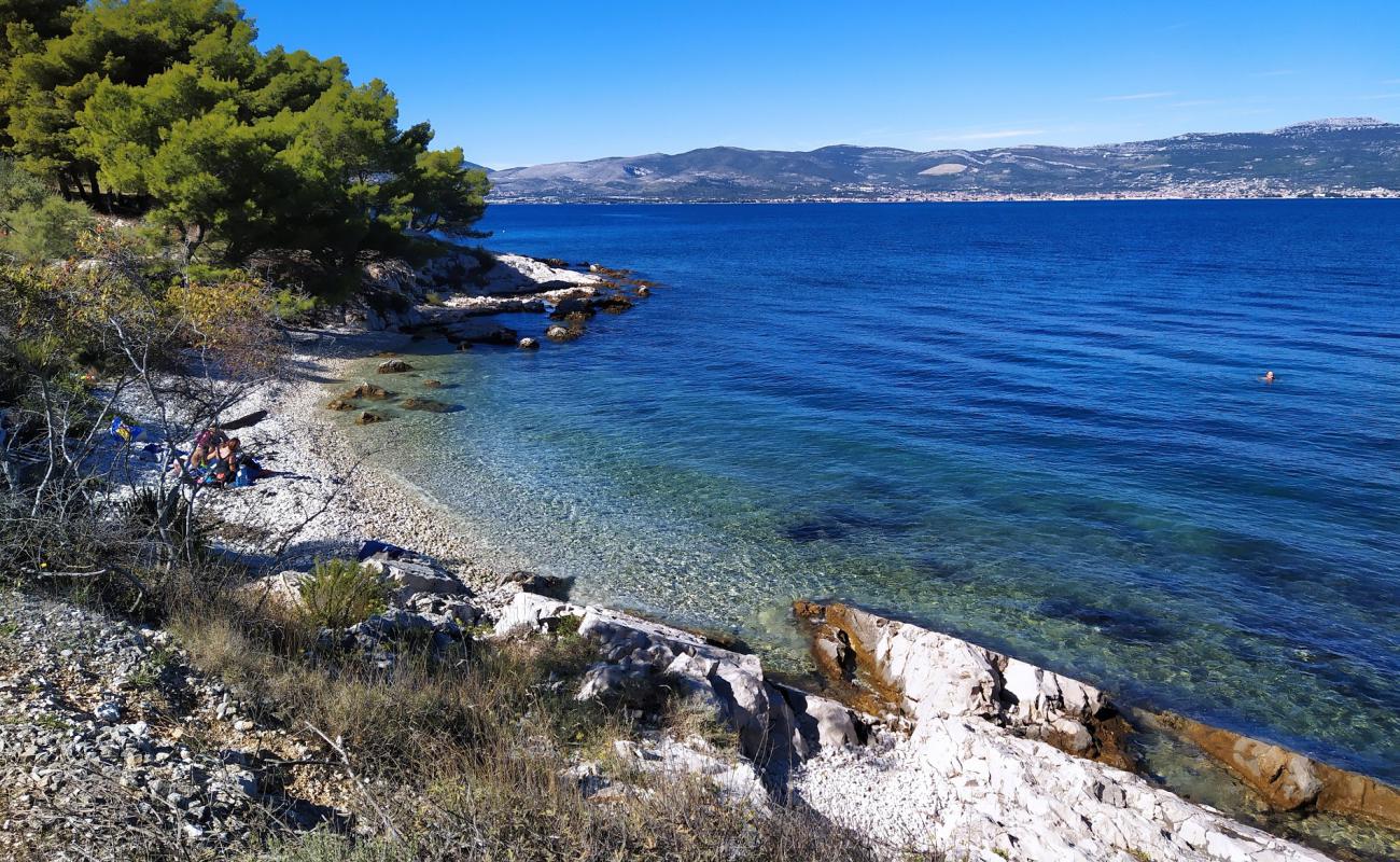 Photo de Karyna beach avec caillou clair de surface