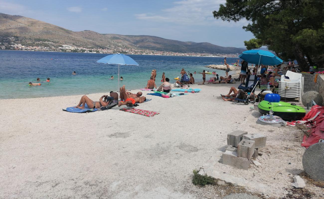 Photo de Stari Porat beach avec petits galets beige de surface