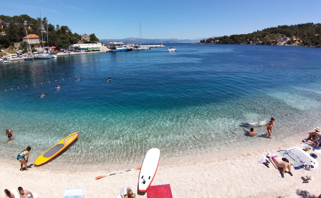 Photo de Rogaс beach avec caillou clair de surface