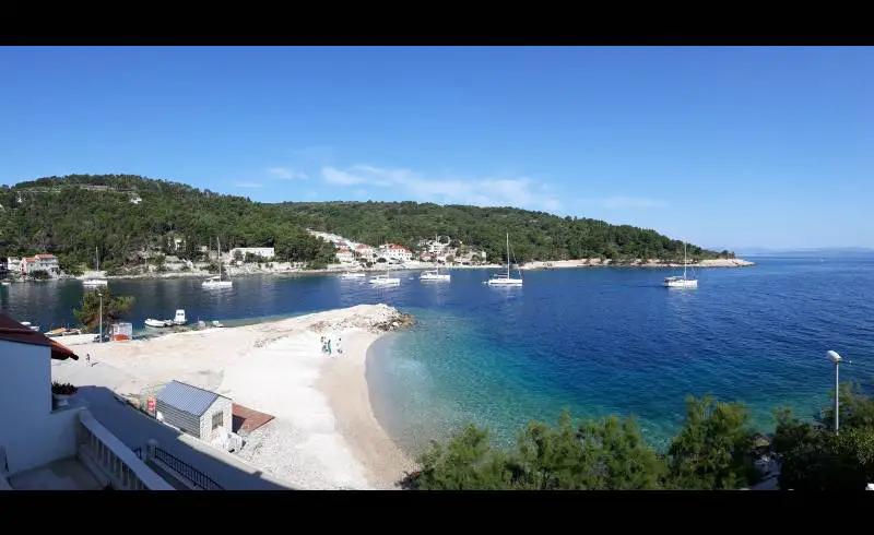 Photo de Belinda's beach avec caillou clair de surface