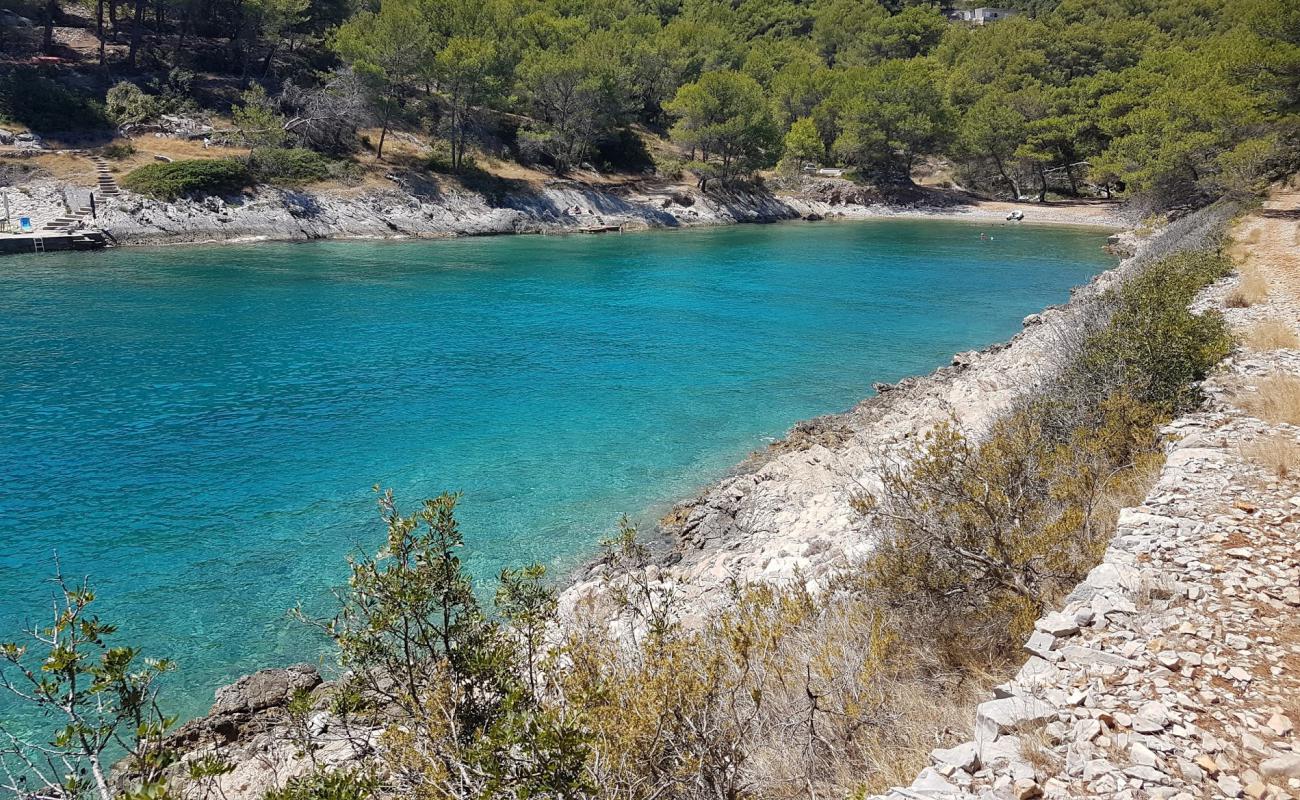 Photo de Kasjun beach avec caillou clair de surface