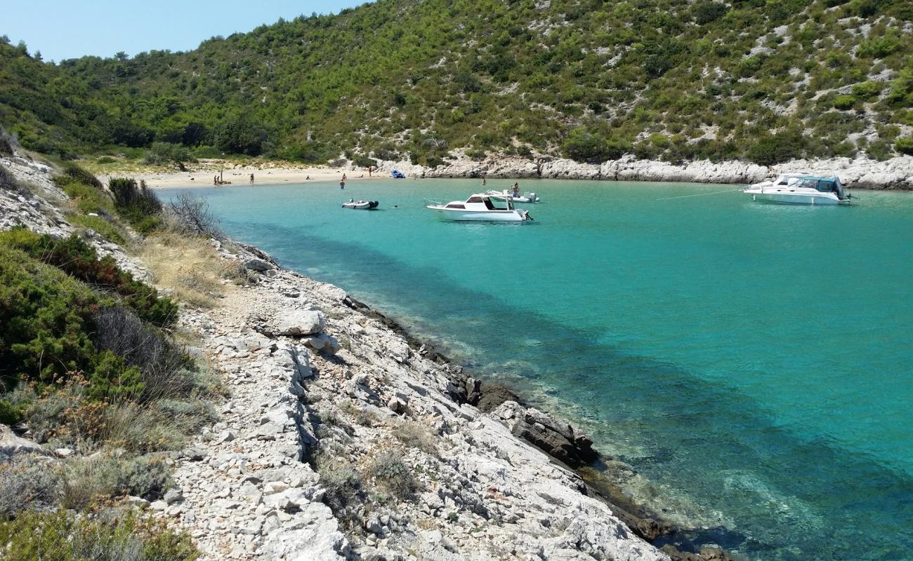 Photo de Smokova beach avec sable lumineux de surface