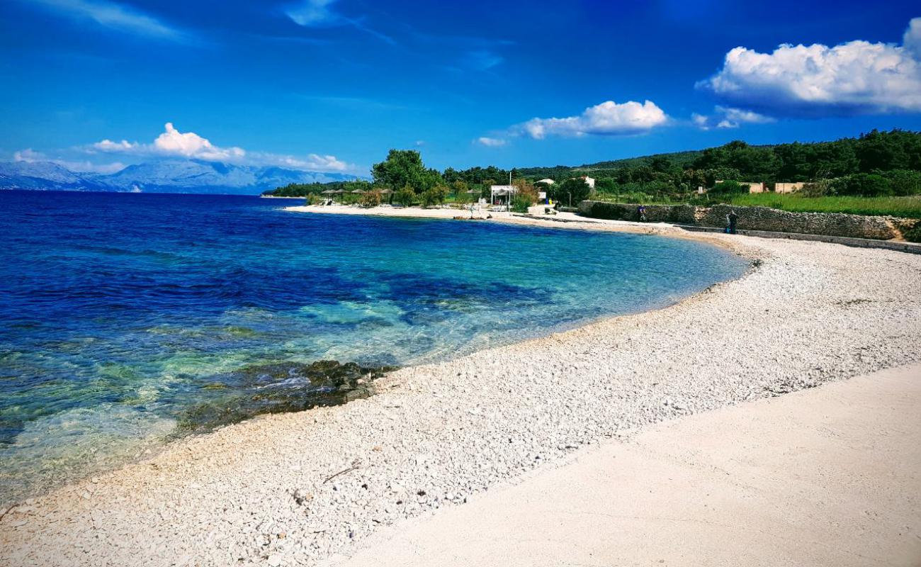 Photo de Mis beach avec caillou fin clair de surface