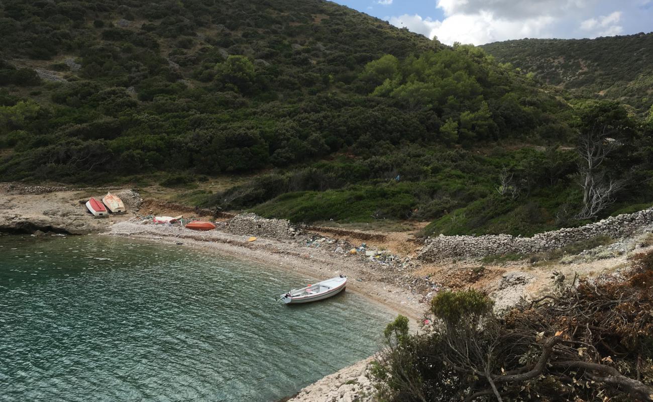 Photo de Tocinjak II beach avec galets beige de surface