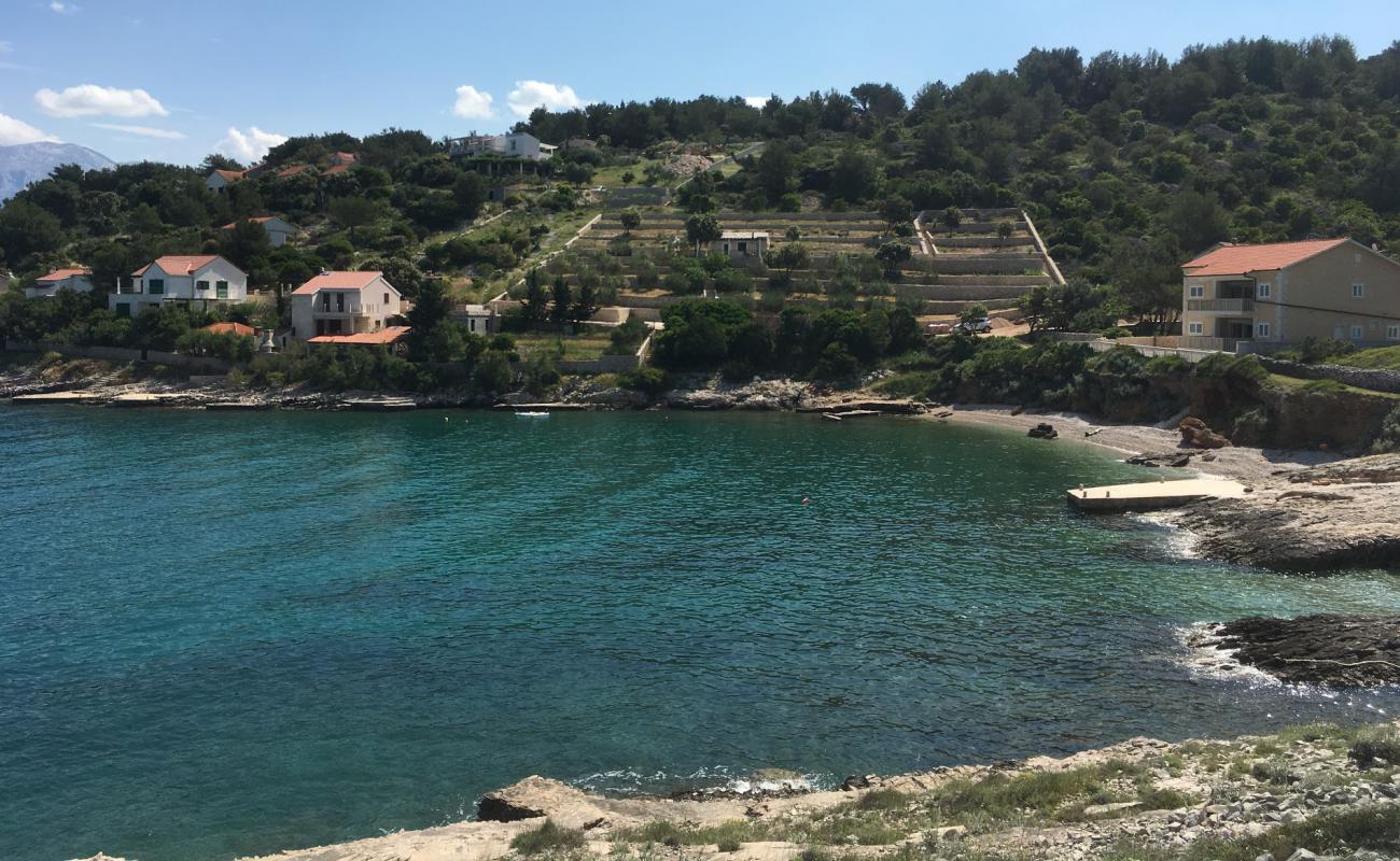 Photo de Tocinjak beach avec petits galets gris de surface