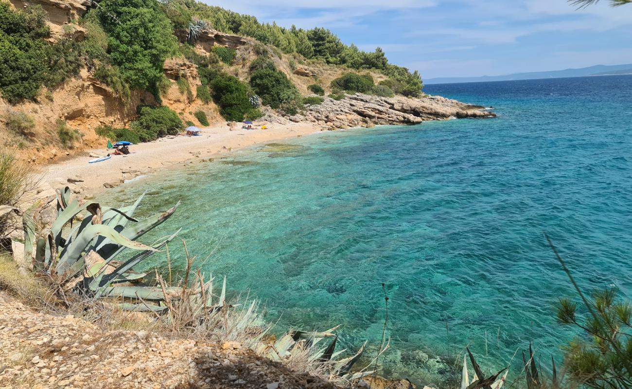 Photo de Mali Zagradac beach avec caillou fin clair de surface