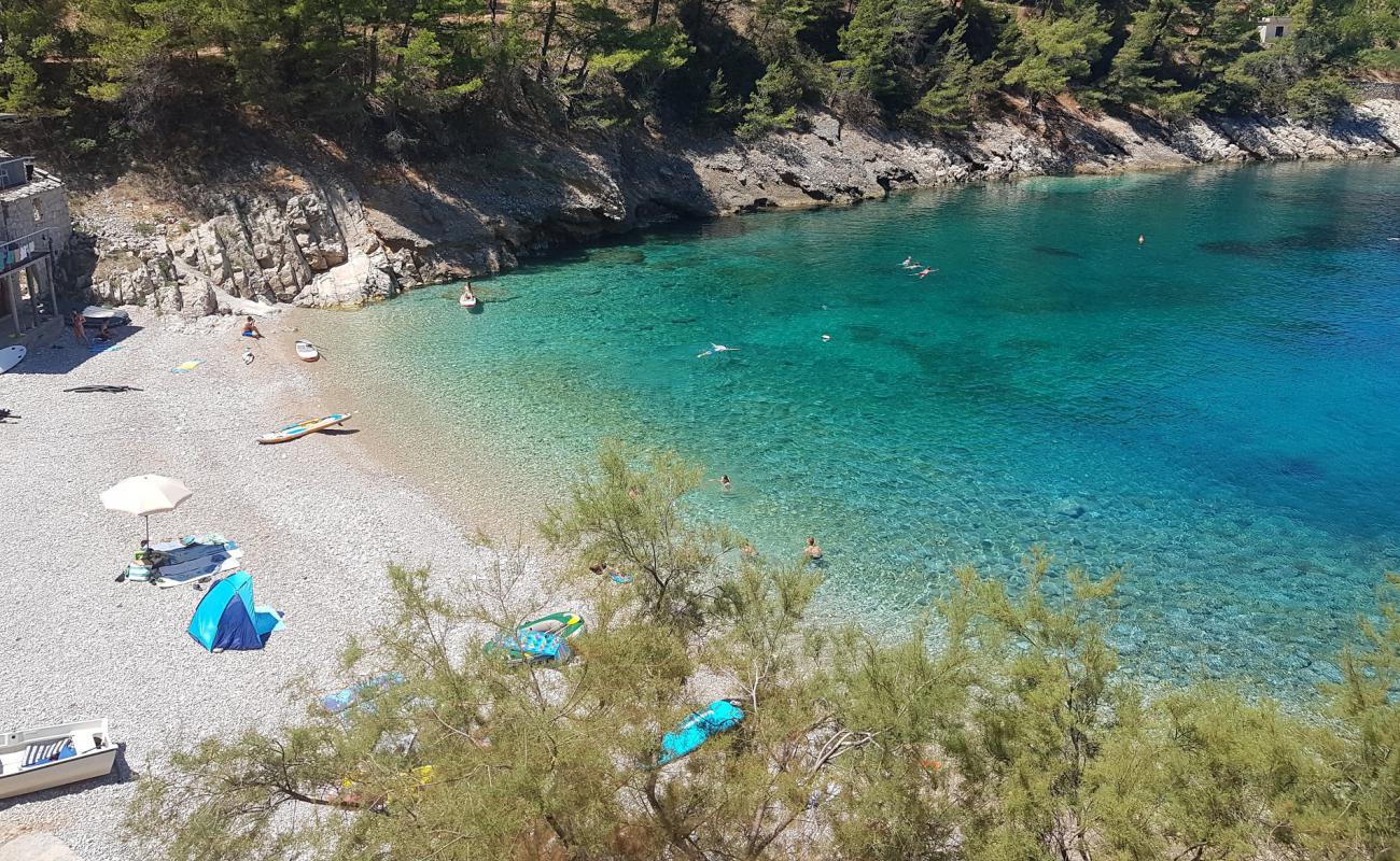 Photo de Mala Pogorila II beach avec caillou clair de surface