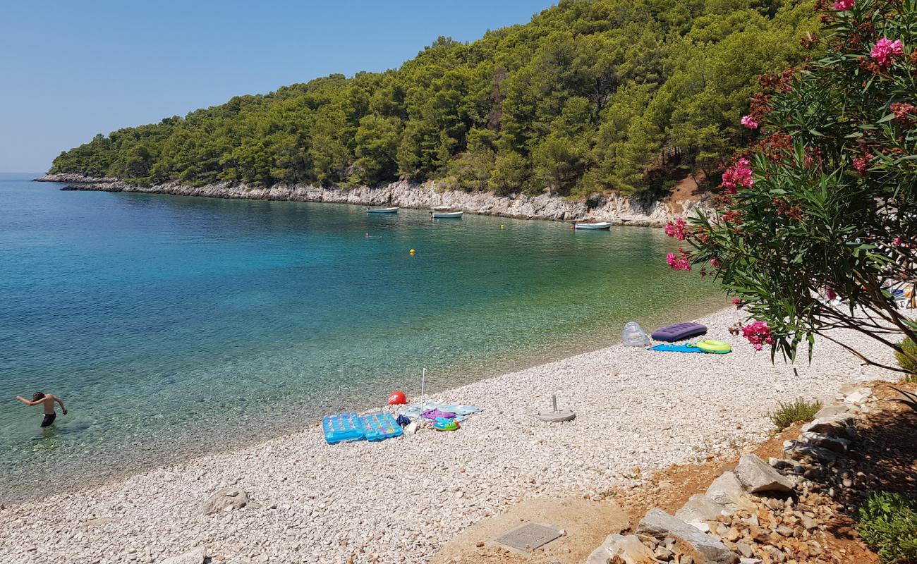 Photo de Mateo beach avec caillou fin clair de surface