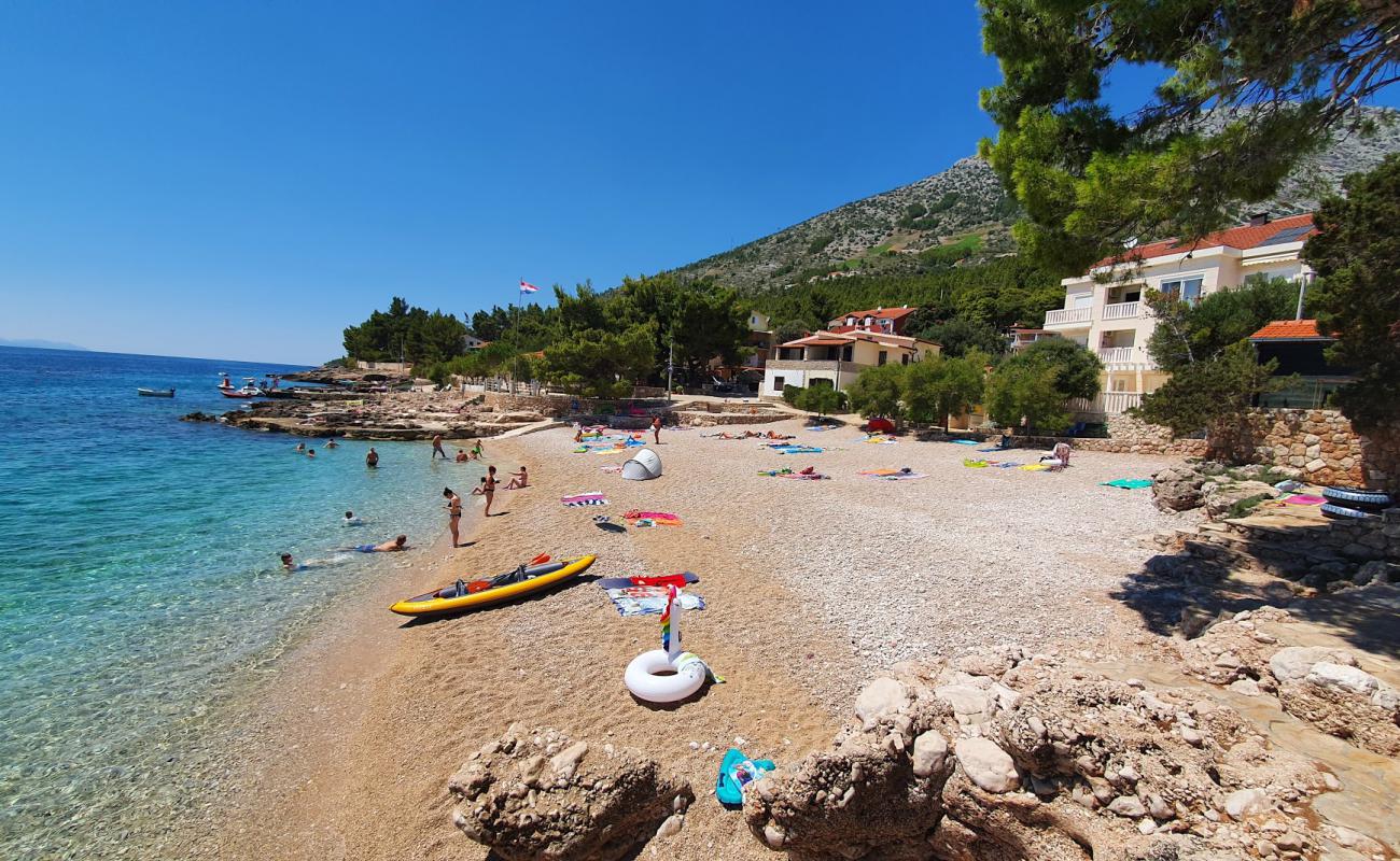 Photo de Ivan Dolac beach avec caillou fin clair de surface