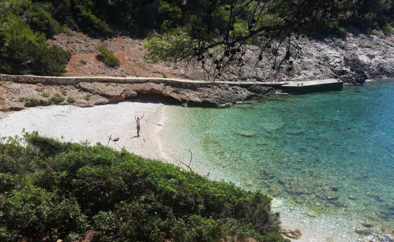 Photo de Piscena beach avec caillou clair de surface