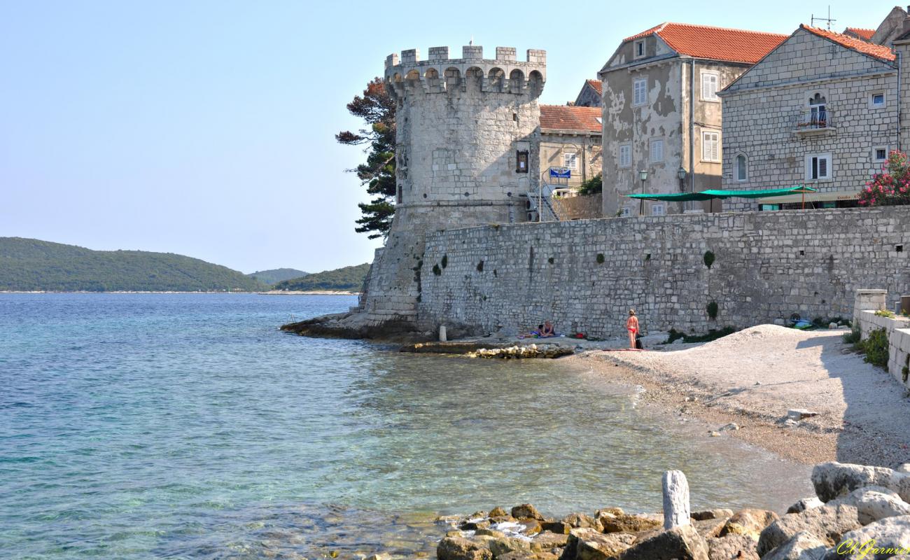 Photo de Zakerjan Zrnovo beach avec caillou clair de surface