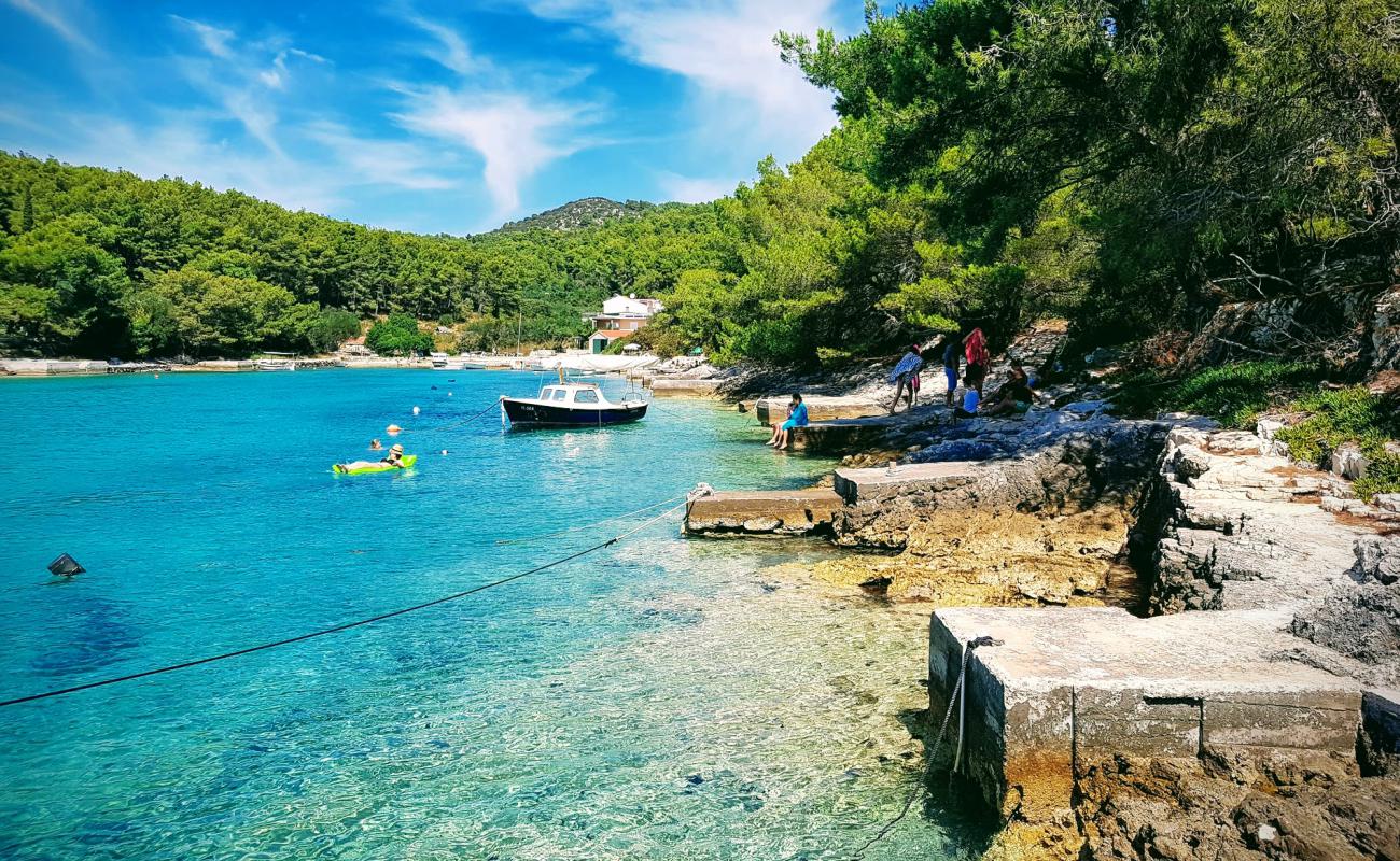 Photo de Slatina beach avec caillou clair de surface