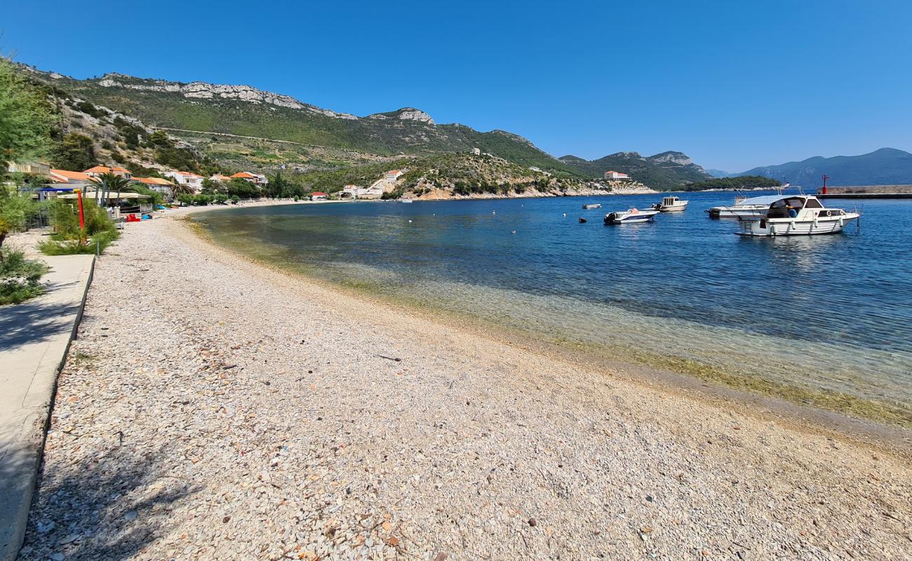 Photo de Trstenik beach avec caillou fin clair de surface