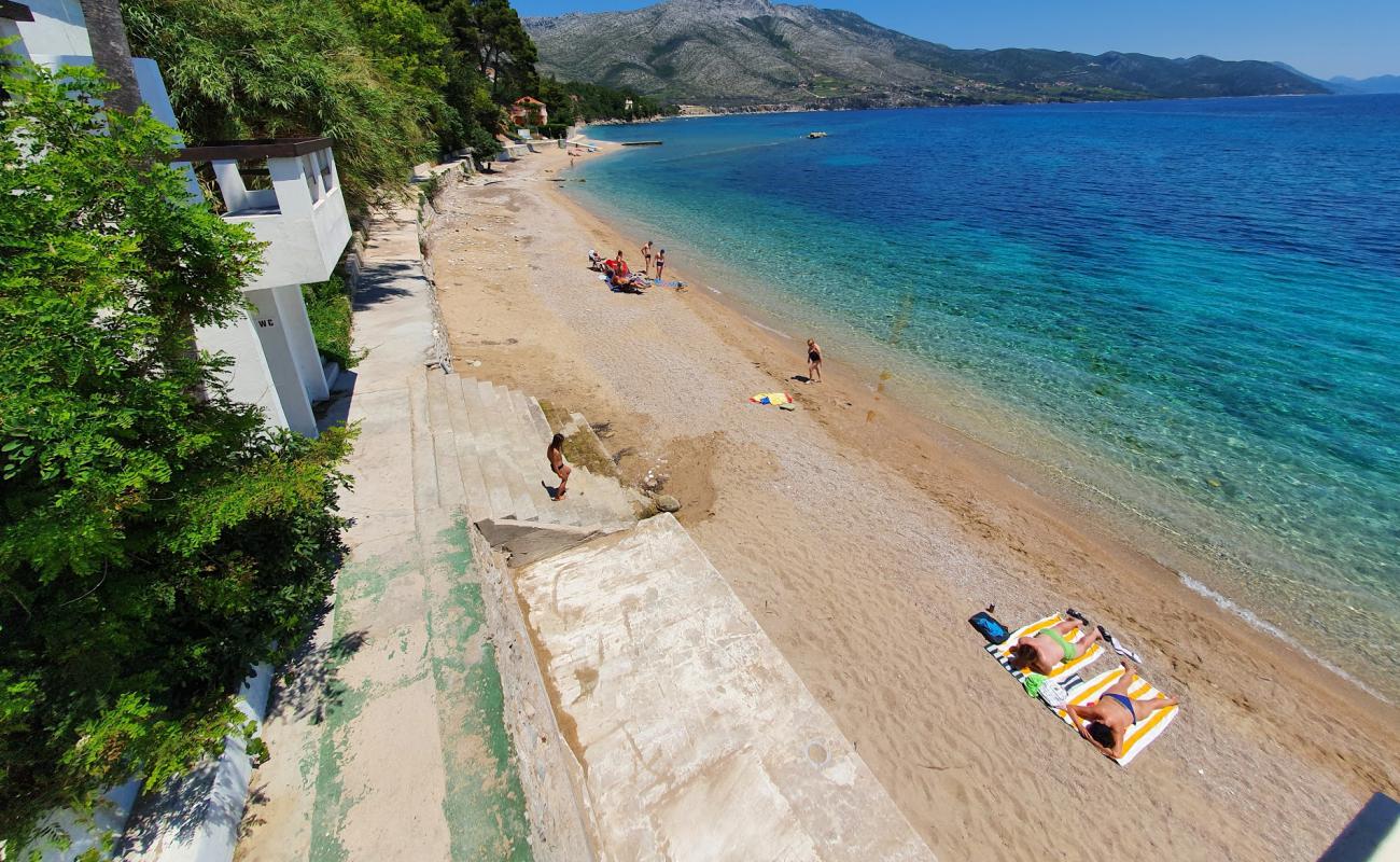 Photo de Trstenica beach avec caillou fin clair de surface