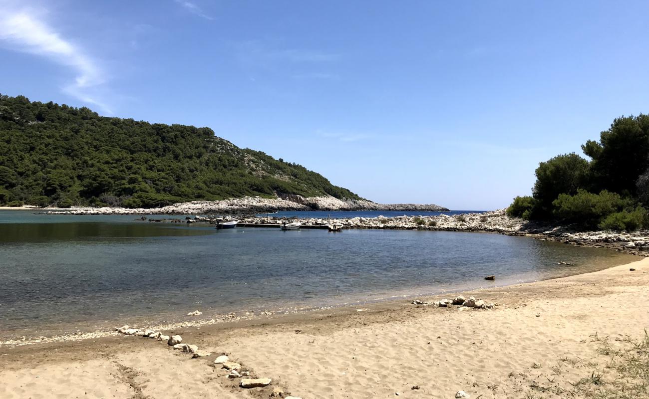 Photo de Plaza Limuni avec sable lumineux de surface