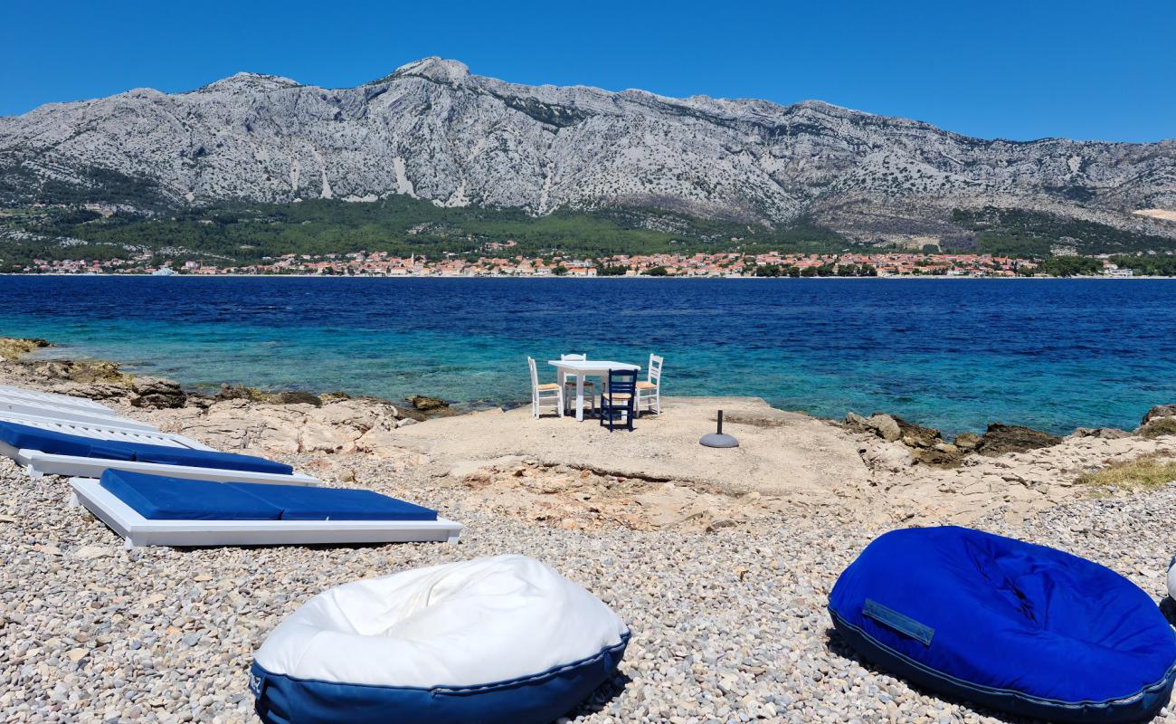 Photo de Moro beach avec caillou clair de surface