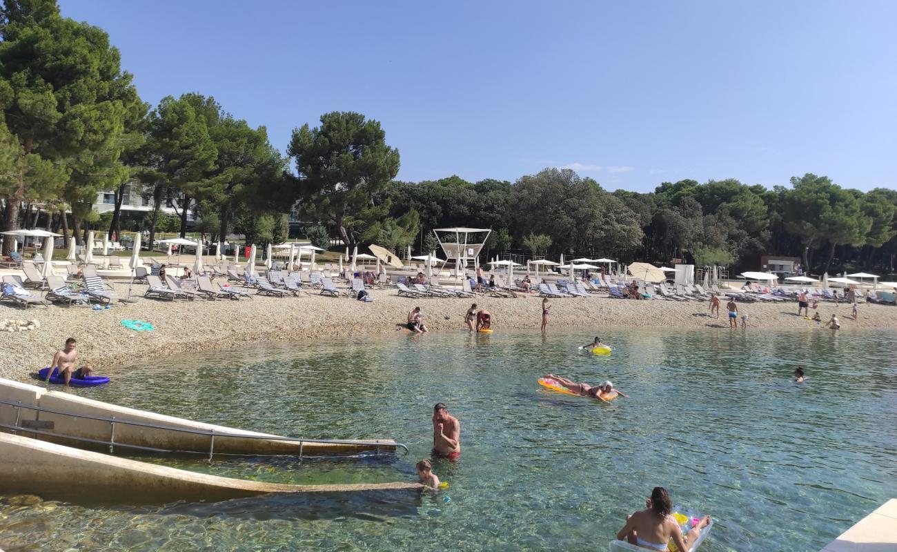 Photo de Valdaliso Beach avec caillou gris de surface