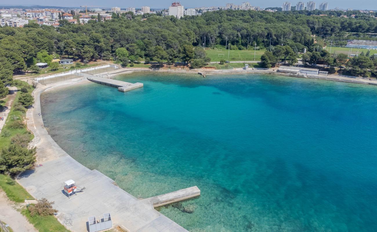 Photo de Valkane Beach avec roches de surface