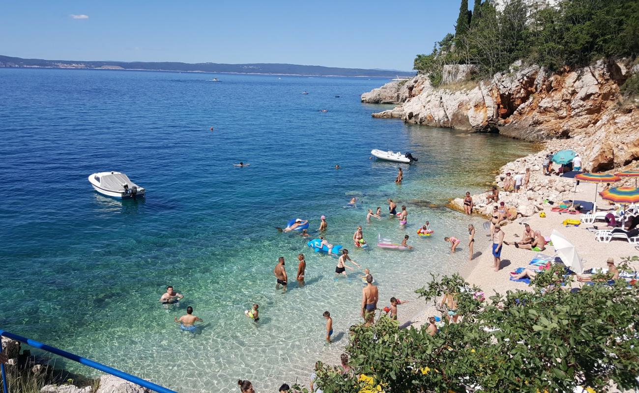 Photo de Beach Skrpun avec caillou fin gris de surface