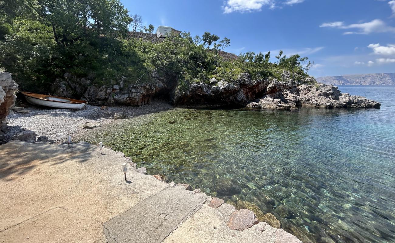 Photo de Leso Beach avec roches de surface