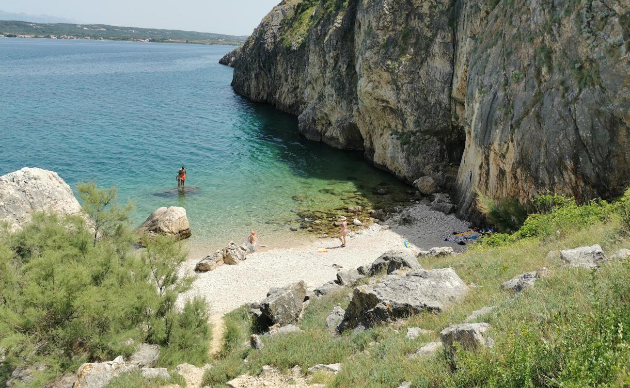 Photo de Uvala Golubinka avec roches de surface