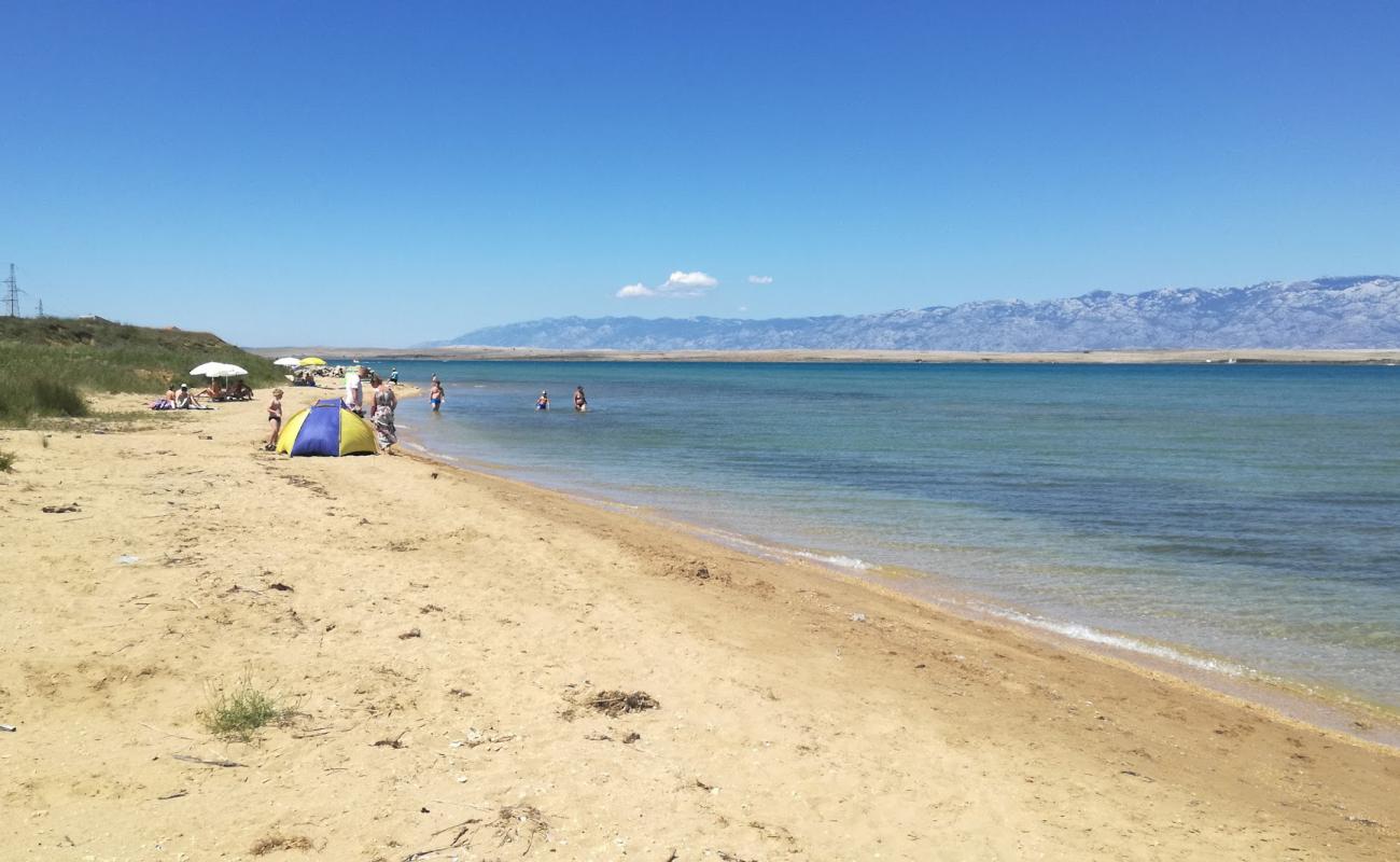 Photo de Sandy Beach Privlaka avec sable lumineux de surface