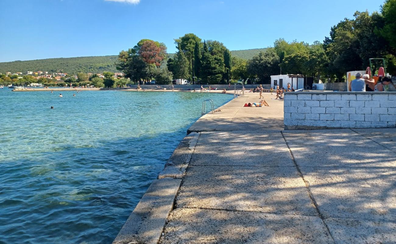 Photo de Plaza Pila avec béton de surface