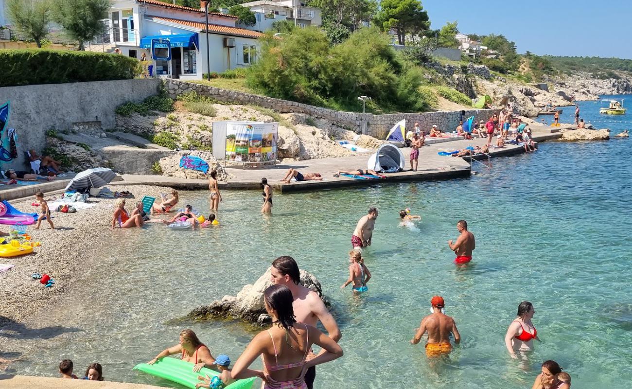 Photo de Silo Krk Beach avec caillou fin gris de surface