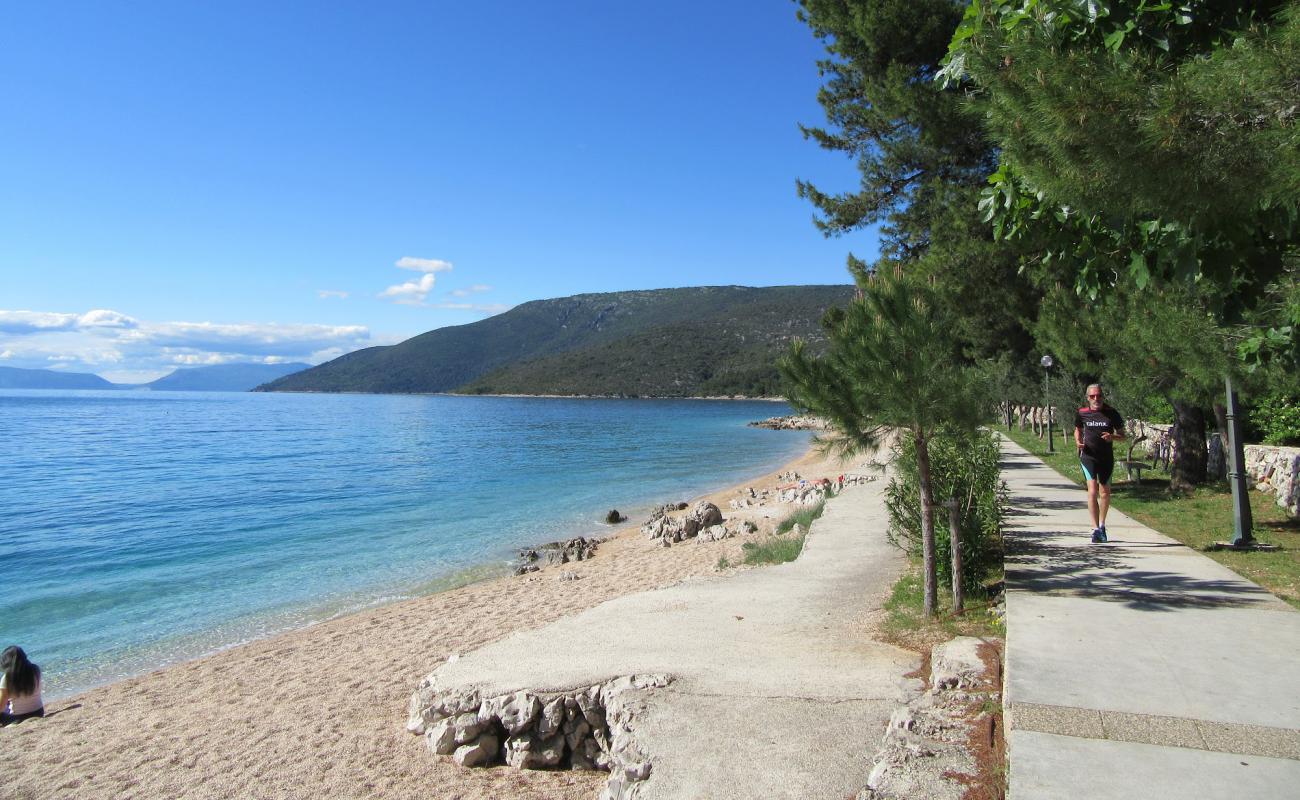 Photo de Grabar Beach avec caillou fin clair de surface