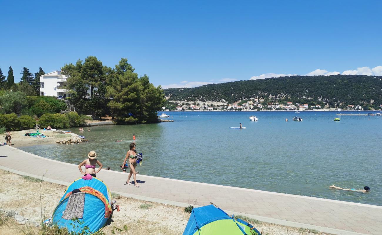 Photo de Beach Supetarska Draga avec béton de surface